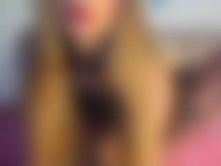 Live cam show with hellzel-moon - Doggy on Hubzter Live