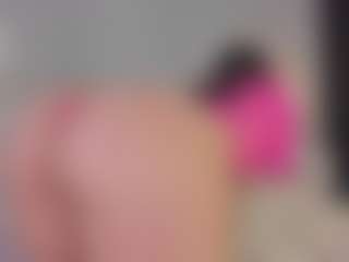 Live cam show with violeta-olsen - Office on sexylive.show