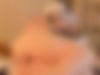 Live cam show with violeta-olsen - Public Curvy on googirlz