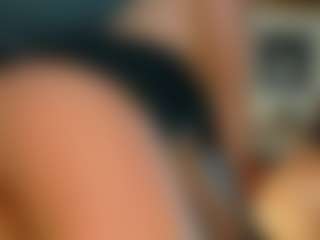 Live cam show with sofiiadiaz0805 - Submissive on CamClone