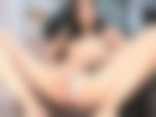 Live cam show with Yunleah - Deepthroat on SpunkLive