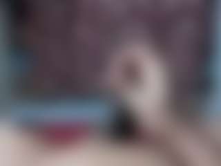 Live cam show with Black Pearl - Tease on Camsoda