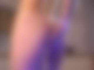 Live cam show with Adeline - Green Eyes on Hubzter Live