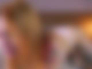 Live cam show with Adeline - Teen (18+) on makecum.org