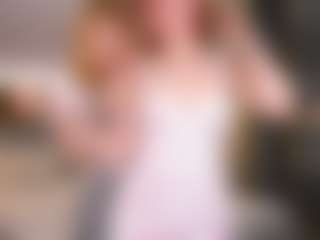 Live cam show with Adeline - Lingerie on Camversity