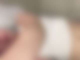 Live cam show with Emilia - Pegging on Hubzter Live