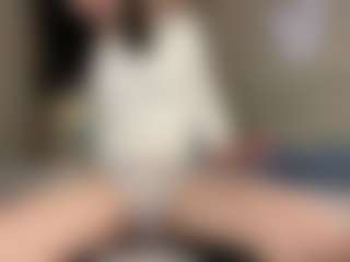 Live cam show with Emilia - Dirty Talk on Camsoda