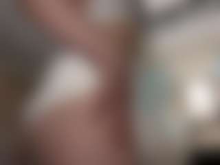 Live cam show with Emilia - Pegging on Camsoda