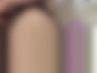 Live cam show with Emilia - Bedroom on Camsoda
