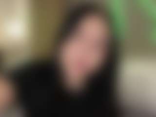 Live cam show with Emilia - Skinny on TeamSkeetLive