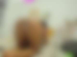 Live cam show with Naomylynch - Black on justonemore.cc