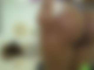 Live cam show with Naomylynch - Big Tits on CamwithHer