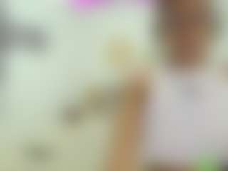 Live cam show with Naomylynch - Ebony on CamwithHer