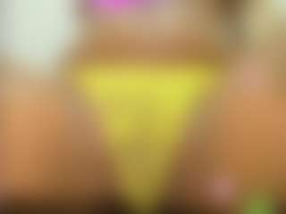 Live cam show with Naomylynch - Lovense on Camiplay Live