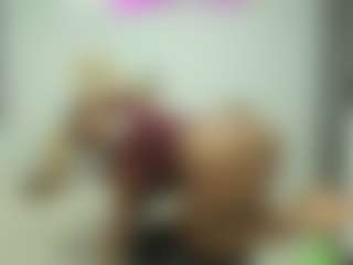 Live cam show with Naomylynch - Ebony Lush on Camiplay Live
