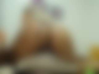 Live cam show with Naomylynch - Cum on livesuperchat.net