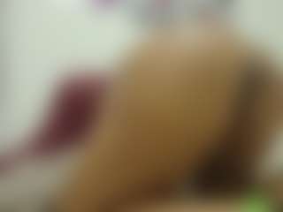 Live cam show with Naomylynch - Ahegao on Cam Slut