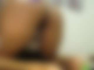 Live cam show with Naomylynch - Big Tits Small Tits on SinfulBabes