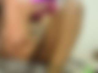 Live cam show with Naomylynch - BBW on StripNow