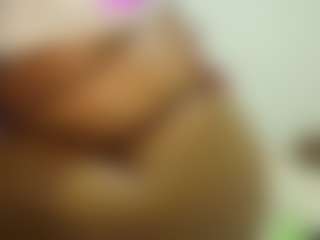 Live cam show with Naomylynch - Brown Eyes Ebony on CSO-WL