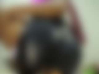 Live cam show with Naomylynch - Black HD on Camming Site