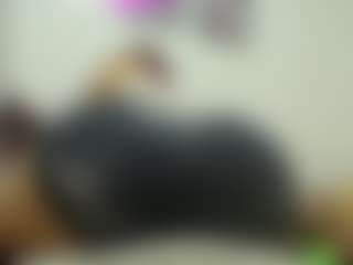 Live cam show with Naomylynch - Lush Lovense on livesuperchat.net