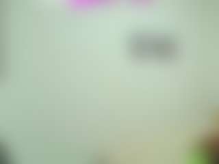 Live cam show with Naomylynch - Big Tits on Chatstar