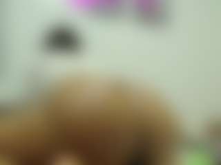 Live cam show with Naomylynch - Spank Black on Milfs Live