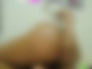 Live cam show with Naomylynch - Ebony on Camsoda