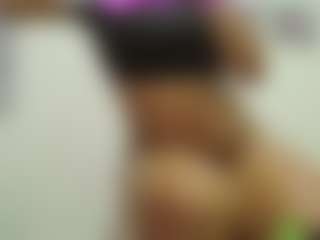 Live cam show with Naomylynch - Public on Milfs Live