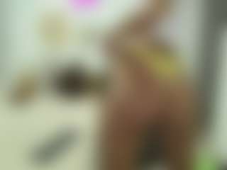 Live cam show with Naomylynch - Twerk on hotwifechat.live