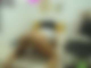 Live cam show with Naomylynch - Brown Eyes Ebony on studioflirtlive.com