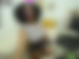 Live cam show with Naomylynch - Brown Eyes Black on studioflirtlive.com
