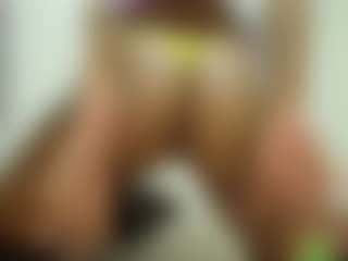 Live cam show with Naomylynch - Blowjob on makecum.org