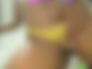 Live cam show with Naomylynch - Camel Toe on Stripli.com