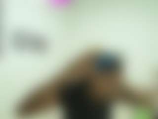 Live cam show with Naomylynch - Black Small Tits on liverealitysex.com