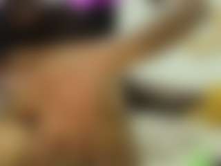 Live cam show with Naomylynch - Curvy Small Tits on liverealitysex.com