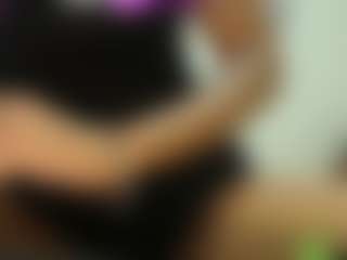 Live cam show with Naomylynch - Sexwebcam on Uber Horny