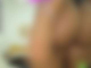 Live cam show with Naomylynch - Foot Fetish Black on Camsoda