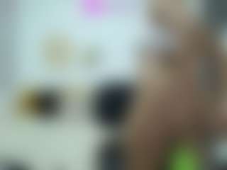 Live cam show with Naomylynch - Ebony Toys on sexylive.show
