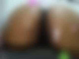 Live cam show with Naomylynch - Small Tits on Camsoda
