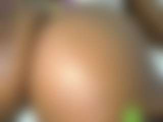 Live cam show with Naomylynch - Toys on fapnchat
