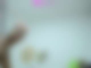 Live cam show with Naomylynch - Ebony on Camversity