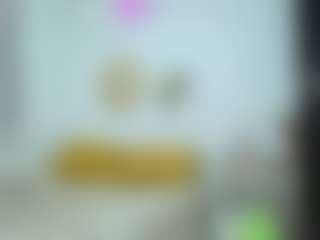 Live cam show with Naomylynch - Orgasm on CamSodaAdn