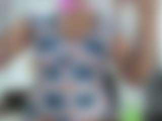 Live cam show with Naomylynch - Shaved Pussy Latina on livesuperchat.net
