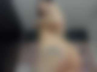 chaniesmith69x's Live Sex Cam Show