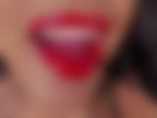 Live cam show with sweet-Elizabeth - Brown Eyes on TastyBlacksLive