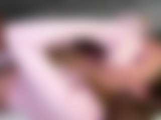 Live cam show with BarbieMcintyde - Play on Dare Cams