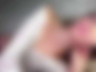 Live cam show with BarbieMcintyde - Play on Dare Cams