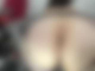 esmeralda-milf MILF webcam performer live streaming